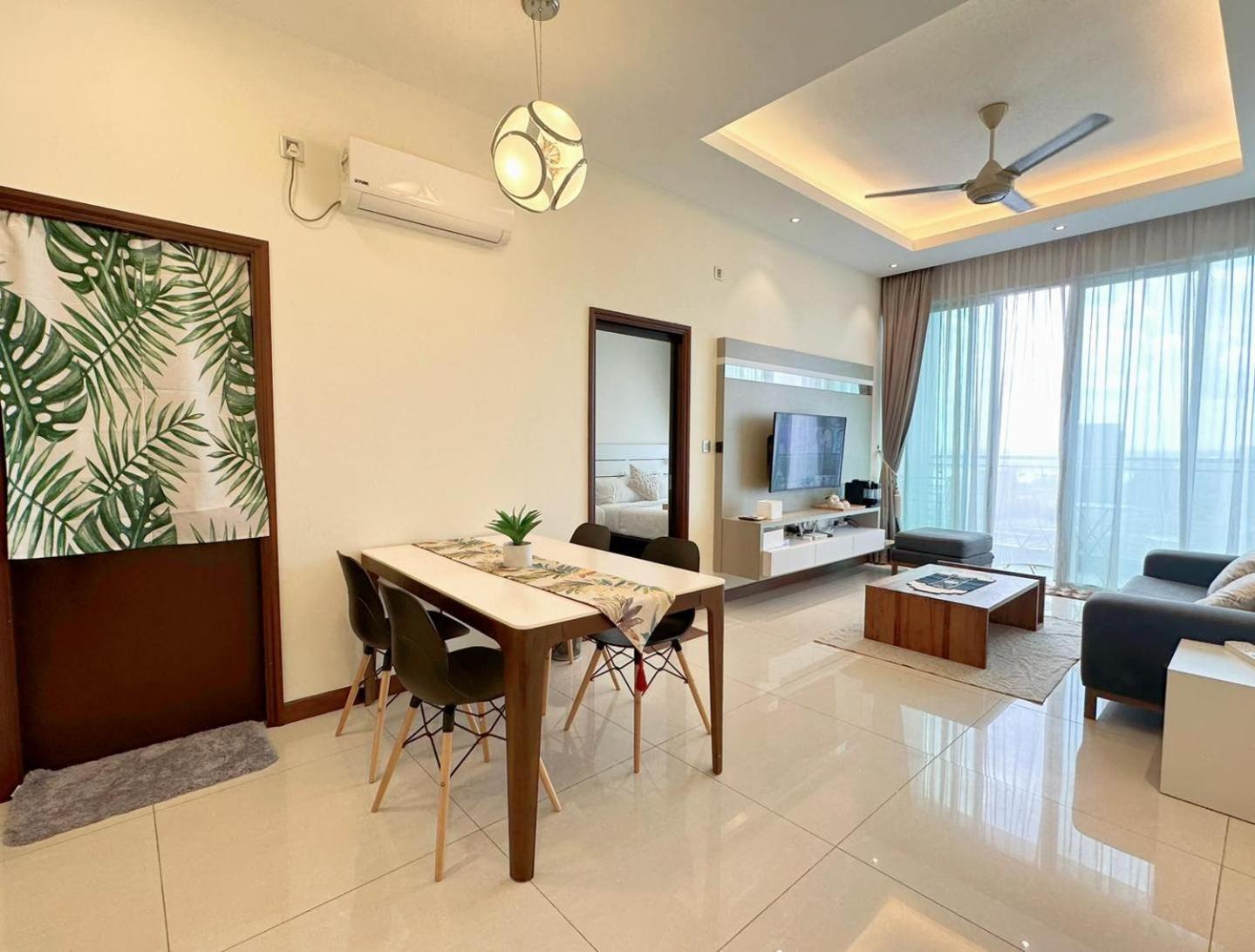 Pangsapuri Paragon Jacuzzi Jchome By Mwm *