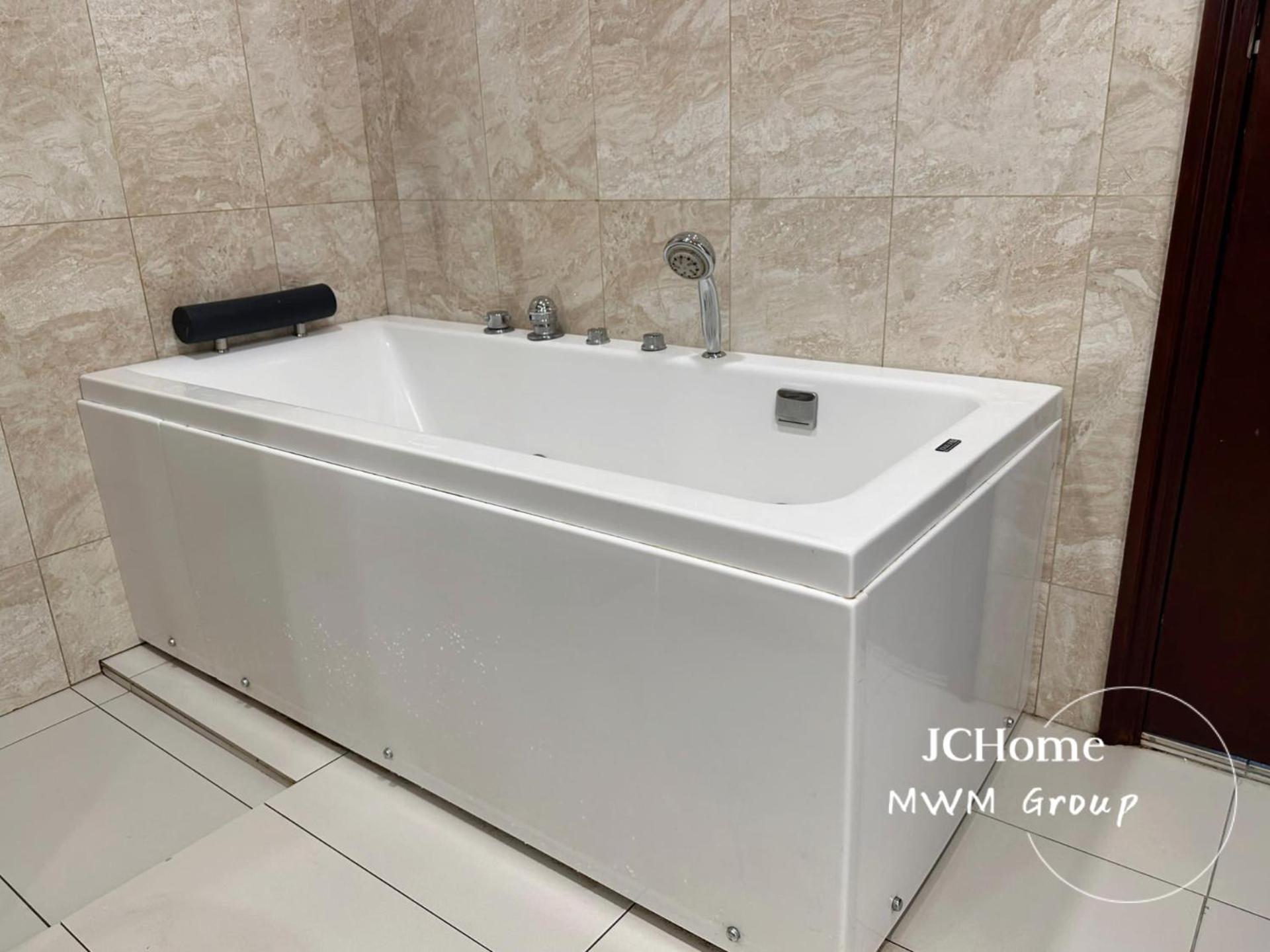 Paragon Jacuzzi Jchome By Mwm Johor Bahru